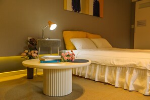 Comfort Double Room, Garden Area | Laptop workspace, free WiFi - Happyokhome (Jeonju)