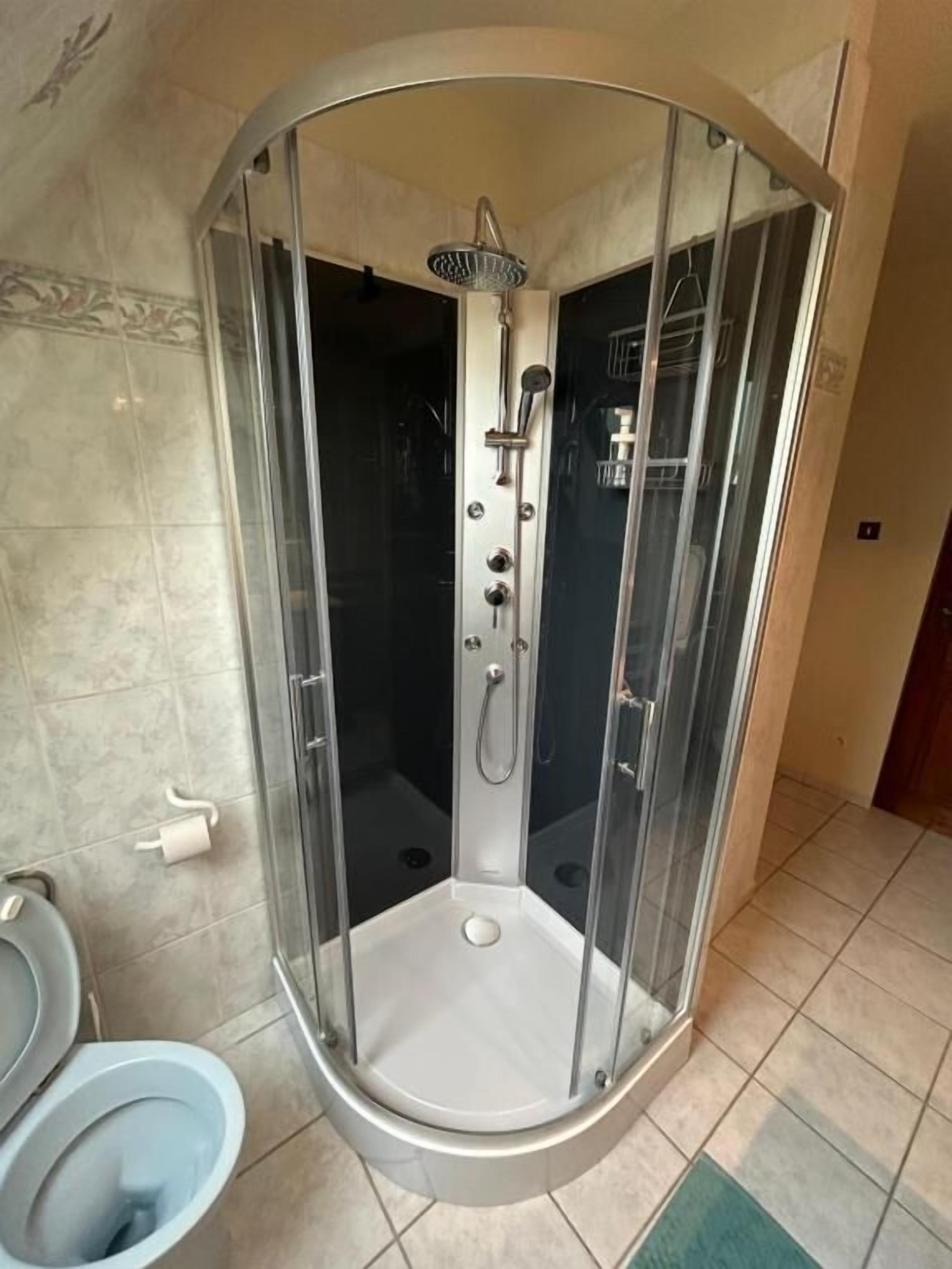 家庭開放式客房 | 浴室