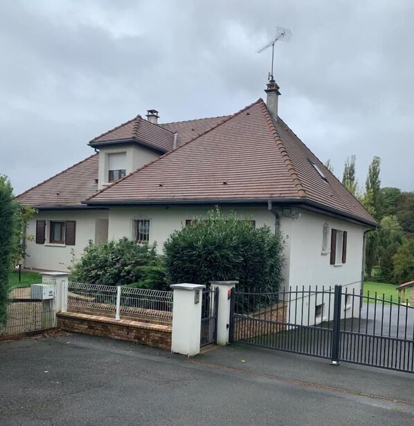 Exterior - Les Bords de la Lizaine (Hericourt)