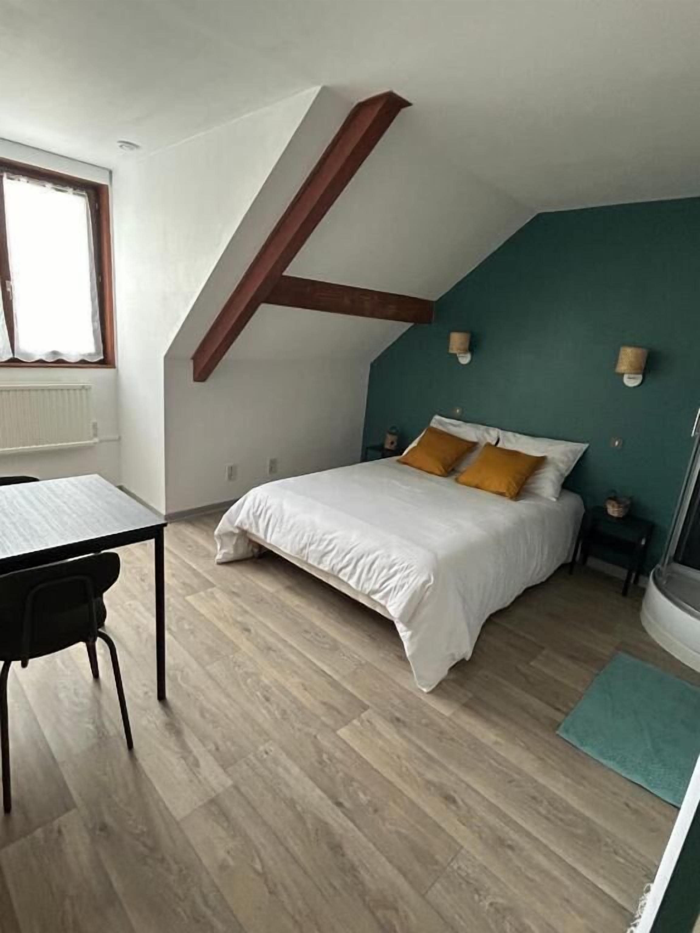 Een strijkplank/strijkijzer, gratis wifi