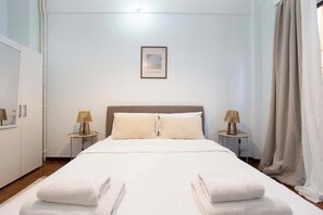 1 bedroom, iron/ironing board, travel cot, WiFi - Central Athens Fully-Equipped Getaway in Victoria (Athina)