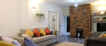 2 Adjoining Spacious Homes w Garden - Sleeps 14