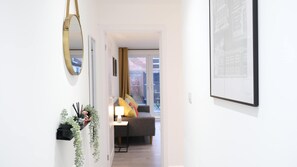 Interior - 2 Adjoining Spacious Homes w Garden - Sleeps 14 (Earls Barton)