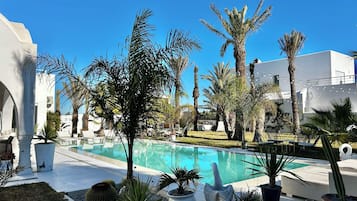 Villa, 4 chambres, fumeurs, piscine privée | Piscine | Piscine extérieure
