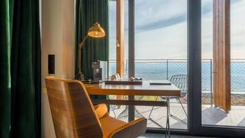 Standard Double Room, Balcony, Valley View | Interior