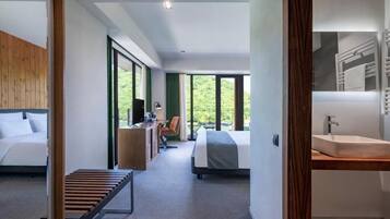 Superior Double Room, Balcony, Lake View | In-room safe, free WiFi, wheelchair access