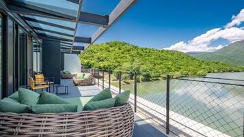Suite presidencial, balcón, vistas al lago | Terraza o patio