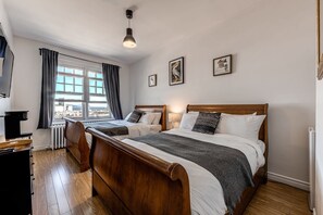 1 bedroom, iron/ironing board, WiFi, bed sheets - Double room river view (Québec)