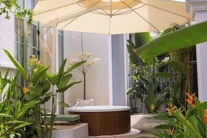 Villa Deluxe, 4 camere da letto, cucina | Dotazioni del bagno | Doccia, set di cortesia firmato, asciugacapelli, accappatoio