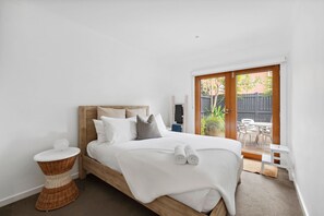 2 bedrooms, iron/ironing board, WiFi, bed sheets - The Terrace | 500m Walk to Ocean Grove Beach (Ocean Grove)