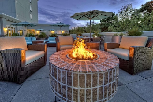 Near Ravenel Bridge | Pool. Bar & Dining
