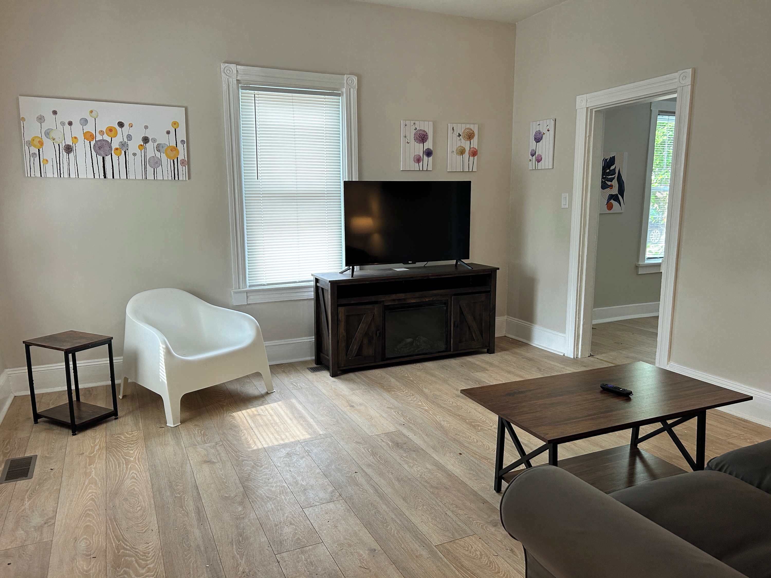 TV, fireplace, offices