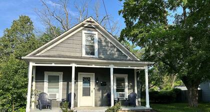 Elm Corner, 2 bedroom family house in Historic Loveland