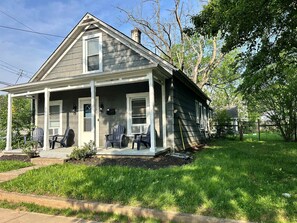 Exterior - Elm Corner, 2 bedroom family house in Historic Loveland (Loveland)