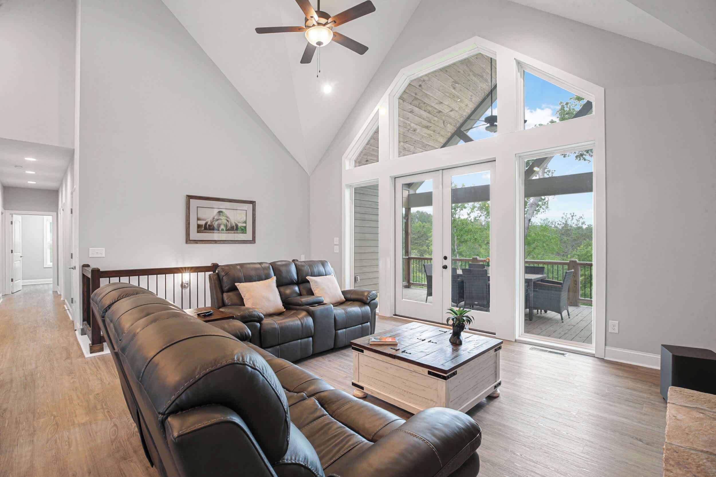 TV, fireplace, offices