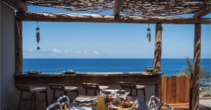 Outdoor dining - Turtle Beach Villa by HILO Collection (Les Trois-Bassins)