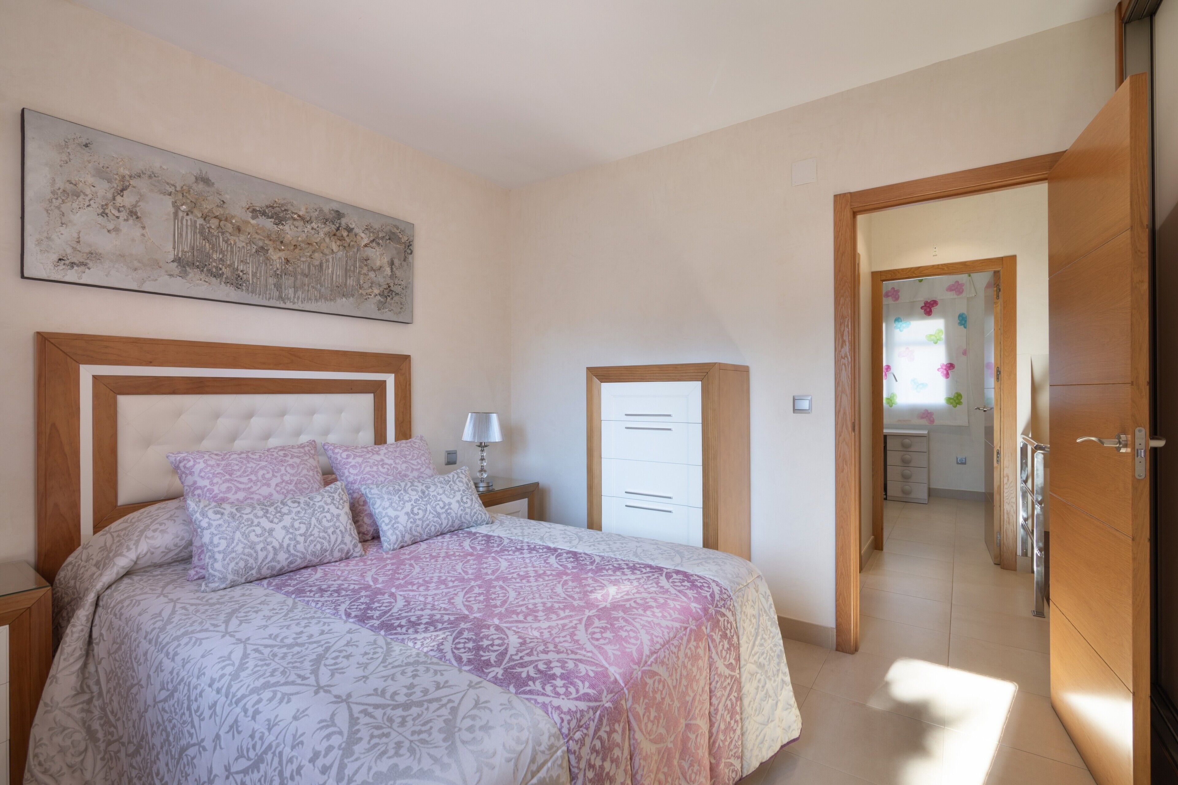 Iron/ironing board, WiFi, bed sheets