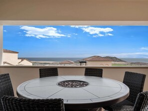 Outdoor dining - Golf Villa Pacifico at Rancho San Lucas with ocean view (Cabo San Lucas)