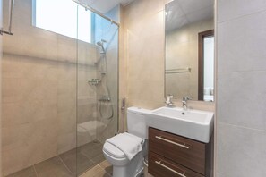 Dusche, Haartrockner, Handtücher