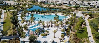 Free housekeeping visits during your stay - StayShort - Villa Stay with Waterpark Access Perfect for 6