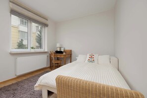 Skrivebord, strygejern/strygebræt, weekendseng, Wi-Fi