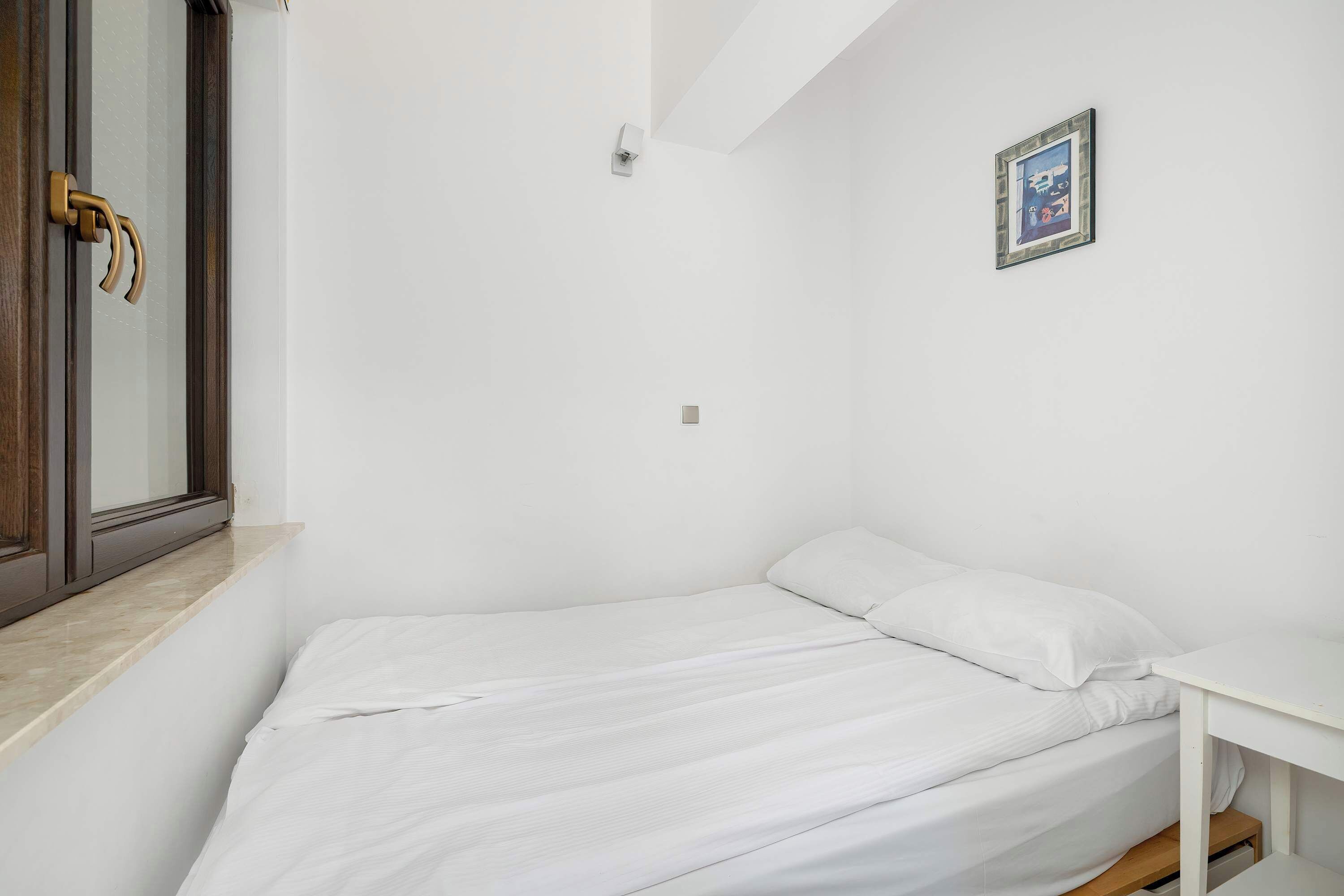 Ferros/tábuas de passar roupa, berço de viagem, Wi-Fi, roupa de cama