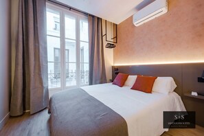 Superior Double Room, Balcony, Courtyard View | Free WiFi, bed sheets - Santa Sofia Suites (Madrid)