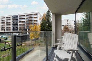 Property grounds - Lema 32 Kraków | Family Apartment with Parking, Desk and Bathtub (Kraków)