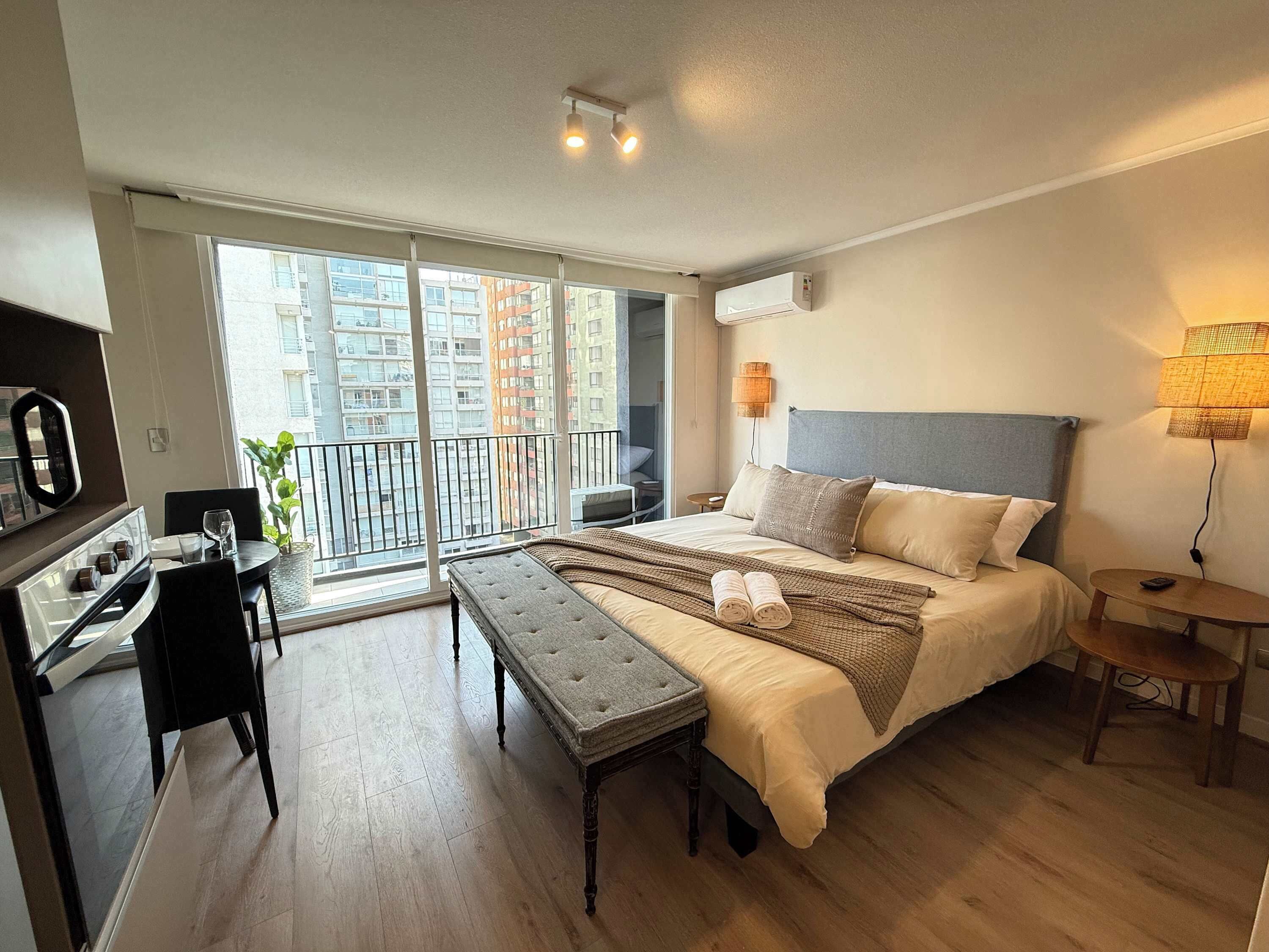 1 habitación, tabla de planchar con plancha, wifi y ropa de cama 