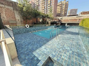 Pool - HOM I WiFi, AA (Frio y caliente) , Lavandería (Santiago)