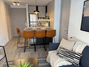 TV - HOM I Parking | WiFi | AA | GYM | Movistar Arena (Santiago)