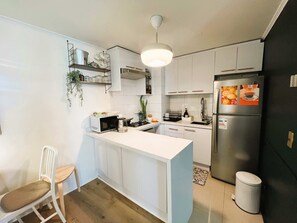 Fridge, microwave, oven, stovetop - HOM I 2PAX, AA, Wifi, Smart TV, con acceso rápido a todo Santiago (Santiago)