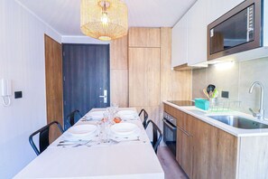 Fridge, microwave, oven, stovetop - HOM l 2D2B, Wifi, AA,  Lavandería, Equipado (Santiago)