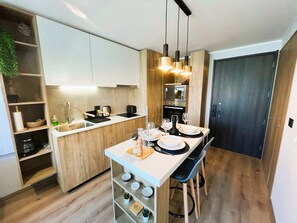 Fridge, microwave, oven, stovetop - HOM I 1D1B, WiFi, AA Inverter, Lavandería, Metro (Santiago)