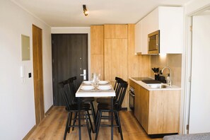 Dining - HOM | 2D2B, AA, WiFi, Lavandería, Conectividad (Santiago)