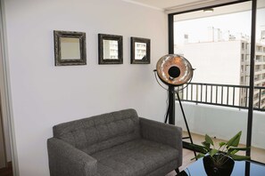 TV, offices - HOM | 2D2B, AA, WiFi, Lavandería, Conectividad (Santiago)