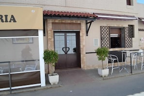 Exterior detail - HOSTAL PENSION LA RUTA (Escacena del Campo)