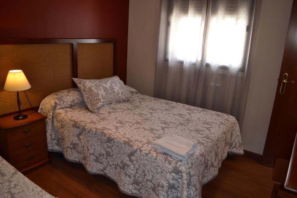 Driepersoonskamer, uitzicht op stad | Gratis wifi