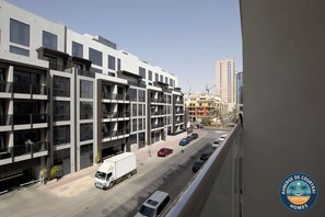 Property grounds - Modern Studio Fully Furnished, Oxford Residence (Dubai)