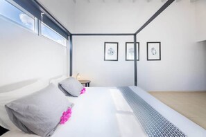 5 bedrooms, iron/ironing board, WiFi, bed sheets - Casa di Mama, Villa with Private Pool (Jan Thiel)