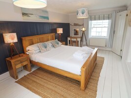 1 habitación, decoración personalizada y muebles diferentes 