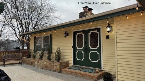 Beautiful 3 BR 2 Bath Private Main-first floor with AC Heat in Leesburg, VA