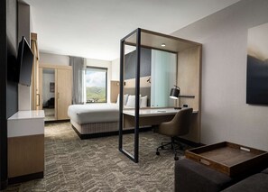 1 bedroom, desk, iron/ironing board, WiFi - Near Levi’s Stadium + Free Breakfast. Pool. Bar. (Milpitas)