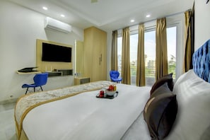 Luxury Room | Free WiFi, bed sheets - Reebah Inn & Suites (Gurugram)