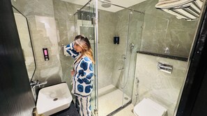 Towels, soap, shampoo - Reebah Inn & Suites (Gurugram)