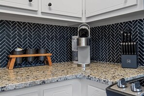 Fridge, microwave, oven, stovetop - 13 Huntcliff Dr Cartersville (Cartersville)