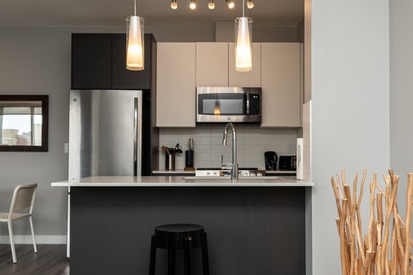 Fridge, microwave, oven, stovetop