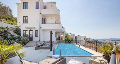 Amazing home in Podstrana