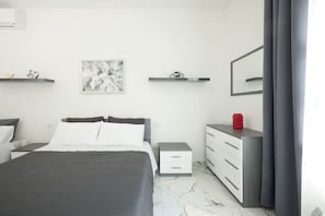 1 soverom, strykejern/-brett, reiseseng for barn og wi-fi (inkludert)
