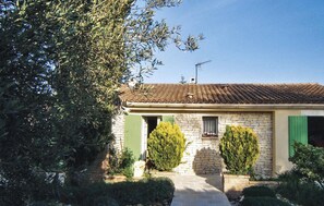 Exterior - Stunning home in Boulbon (Boulbon)